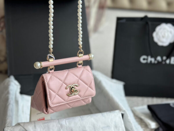 Chanel 24S珍珠鍊mini三角包